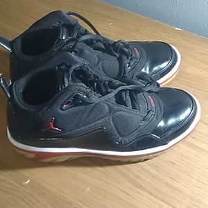 2009 Bred Jordan elements
